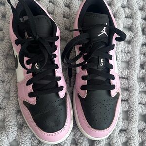 NIKE pink Jordan’s